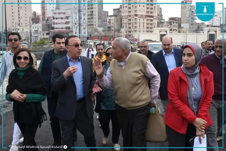 محافظ الإسكندرية يتفقد ميدان 