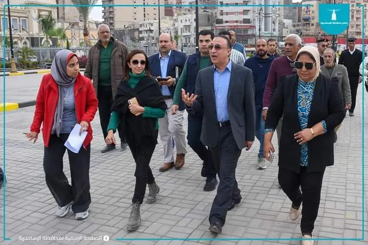 محافظ الإسكندرية يتفقد ميدان 