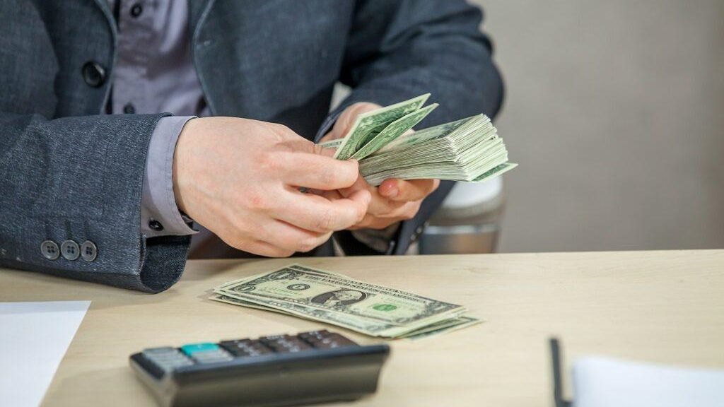 سعر الدولار اليوم