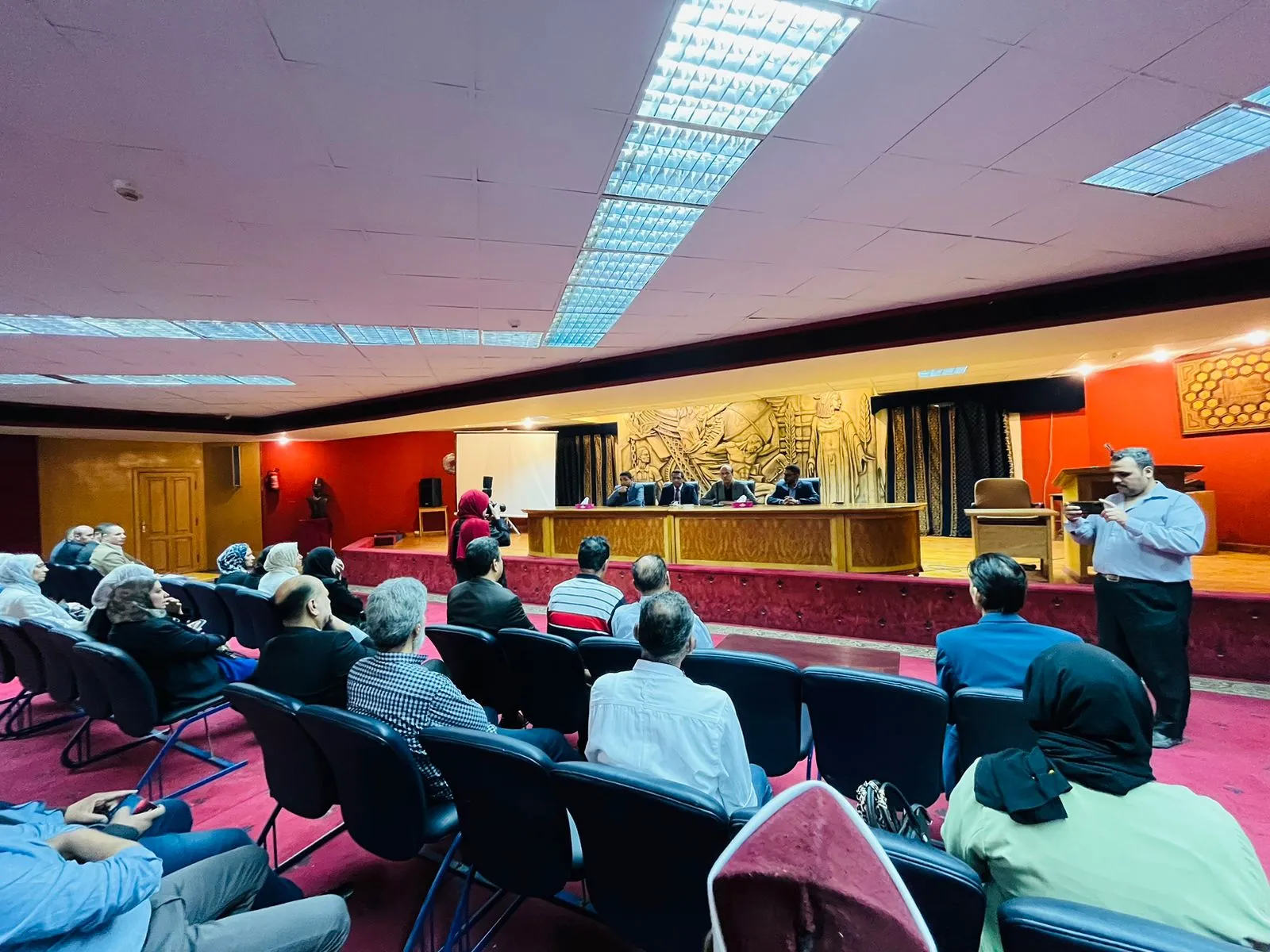 جانب من التأبين