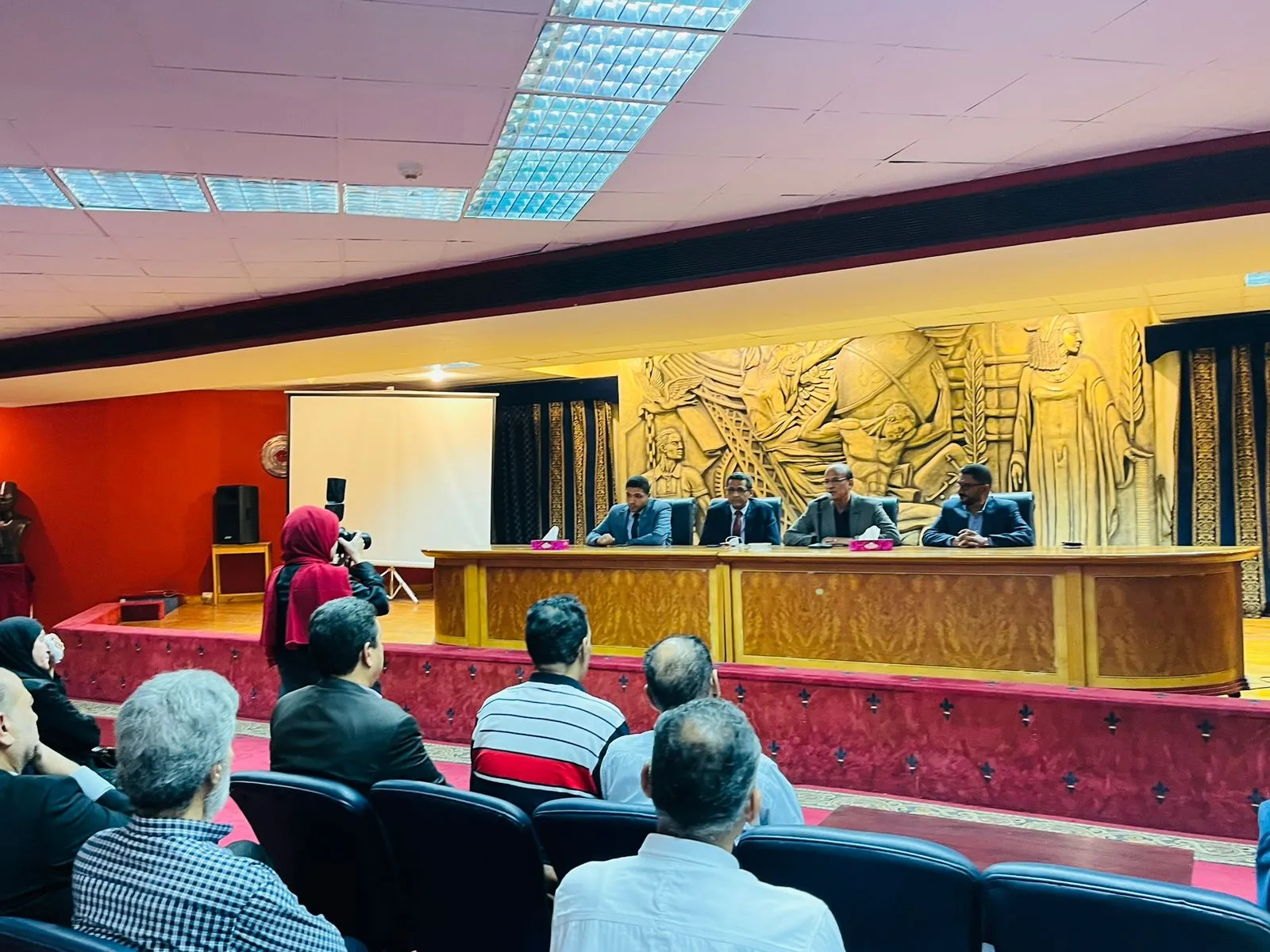 جانب من التأبين