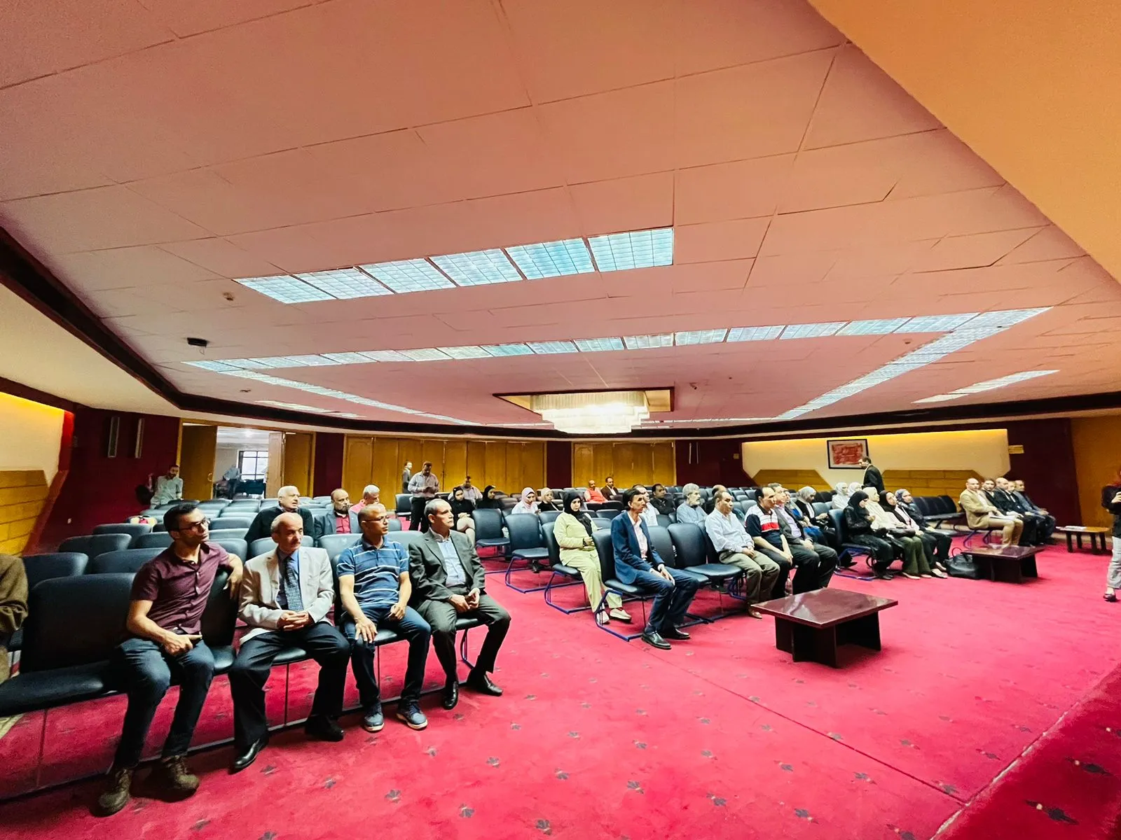 جانب من التأبين