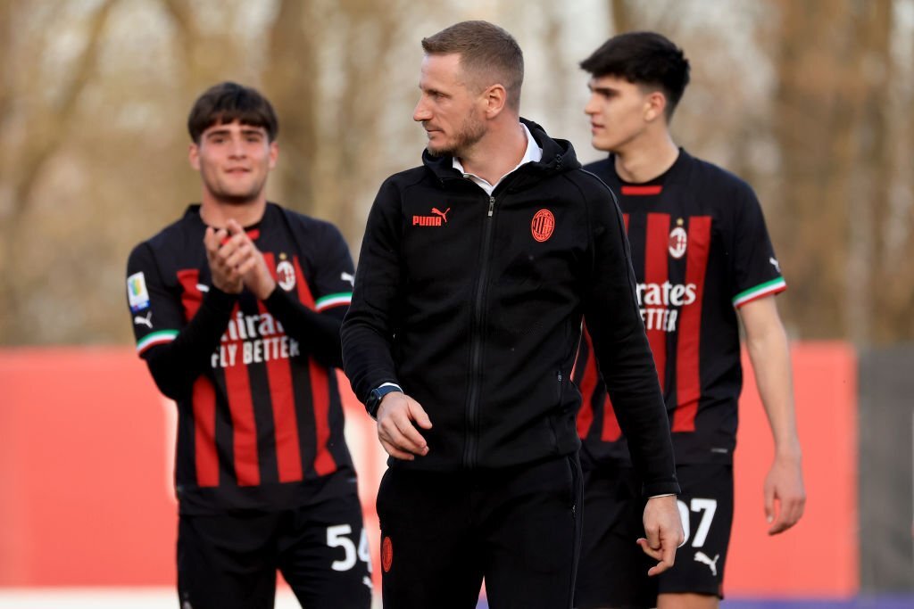 أباتي مدرب شباب ميلان