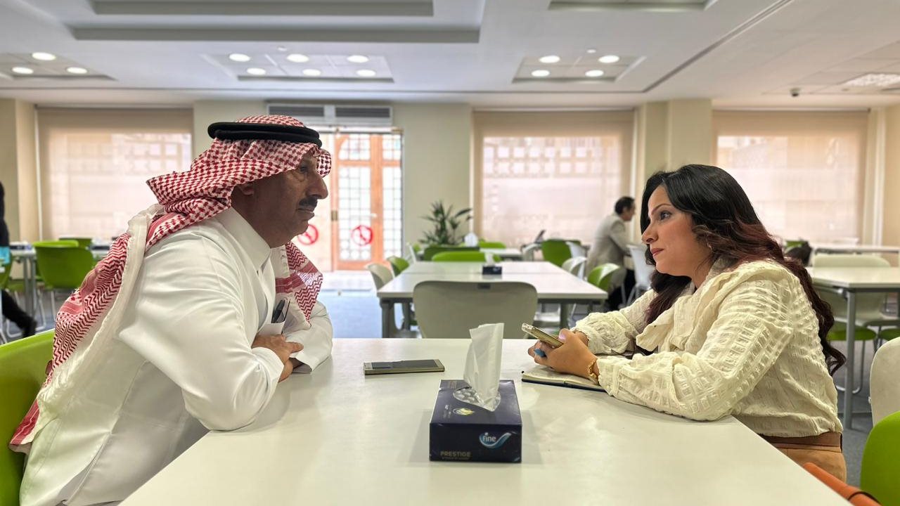 المحررة مع الأمين العام للمنظمة العربية للهلال الأحمر