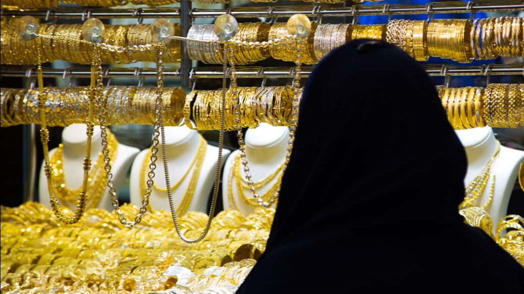 سعر الذهب في بداية تعاملات اليوم الأحد