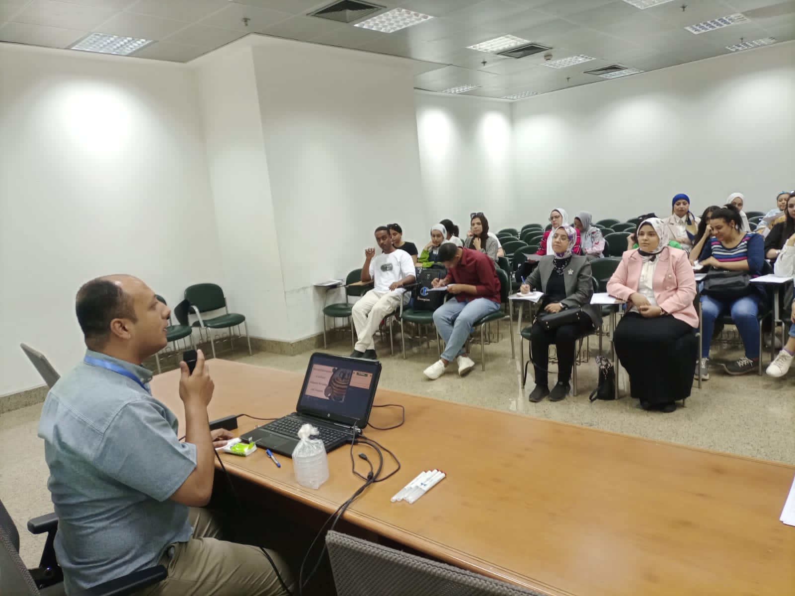 جانب من اللقاء 