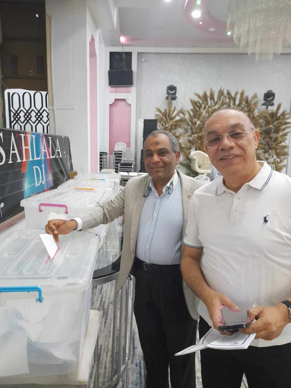 وكيل مديرية الصحة يدلي بصوته