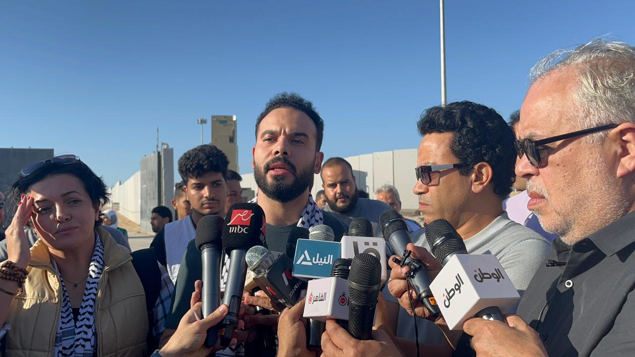 وفد نقابة الممثلين بمعبر رفح