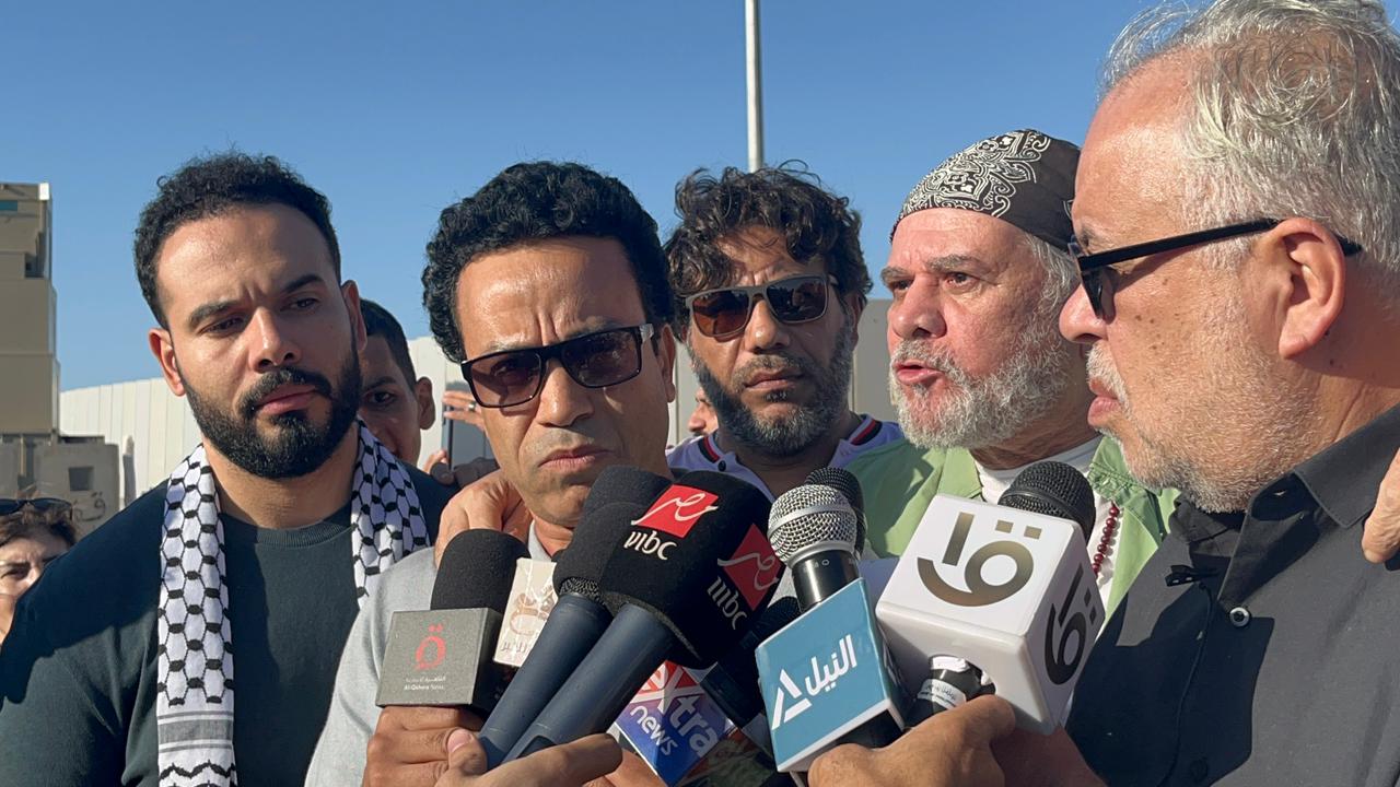وفد نقابة الممثلين بمعبر رفح