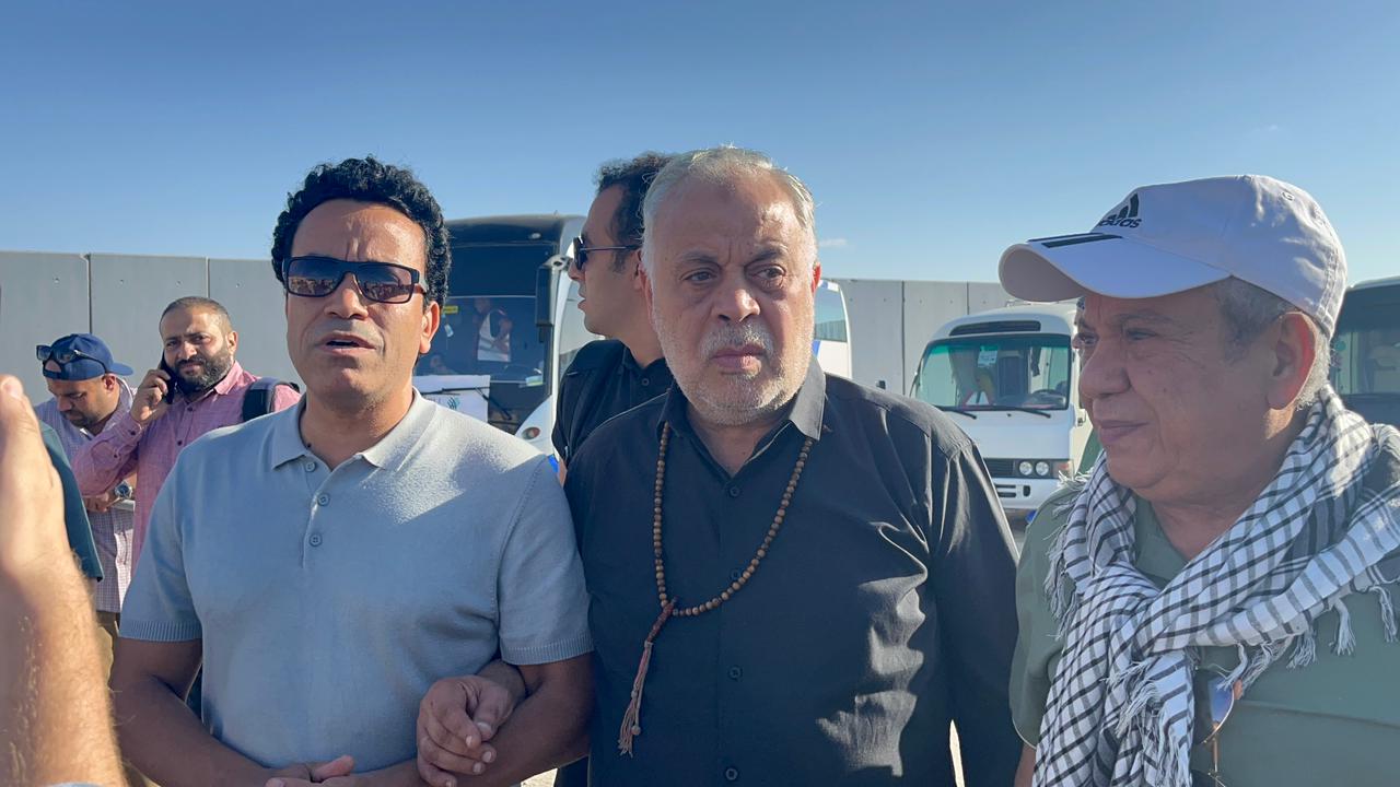 وفد نقابة الممثلين بمعبر رفح