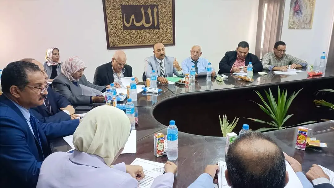 مجلس الأمناء والآباء بالجيزة