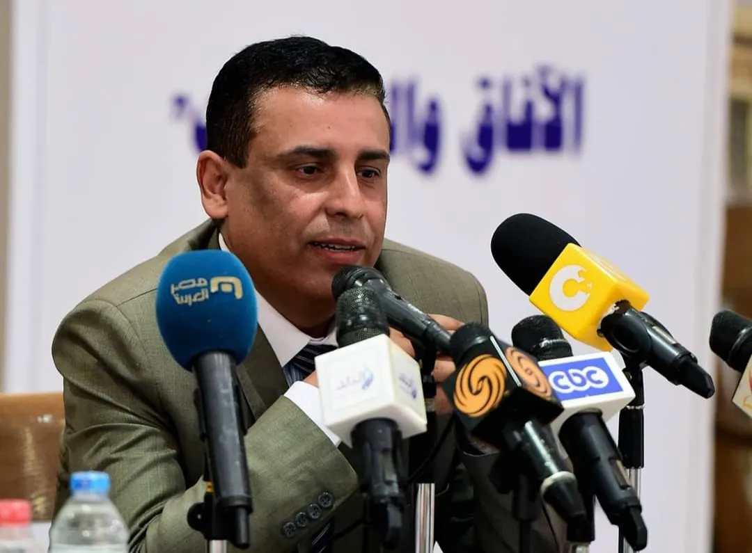 الدكتور عماد الأزرق