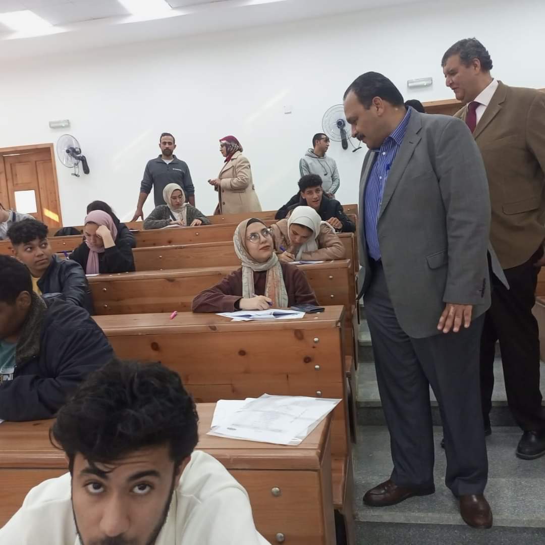 تفقد الامتحانات