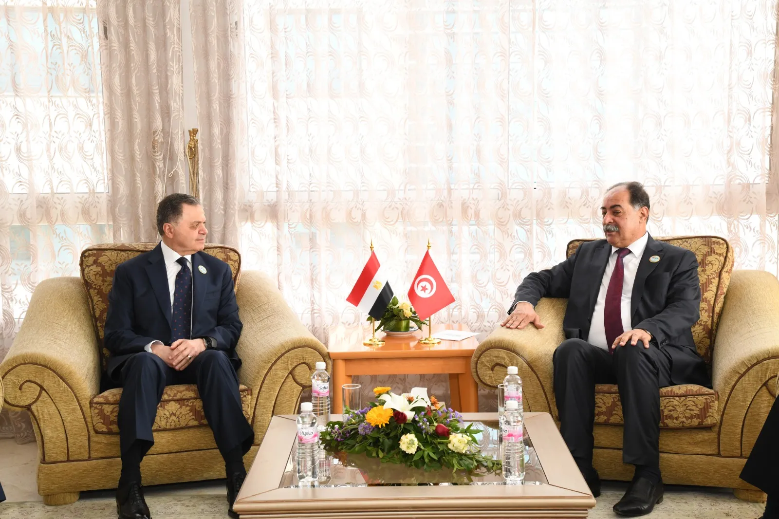 04fd8d74-635e-40ee-ad89-8c74cb4c663e