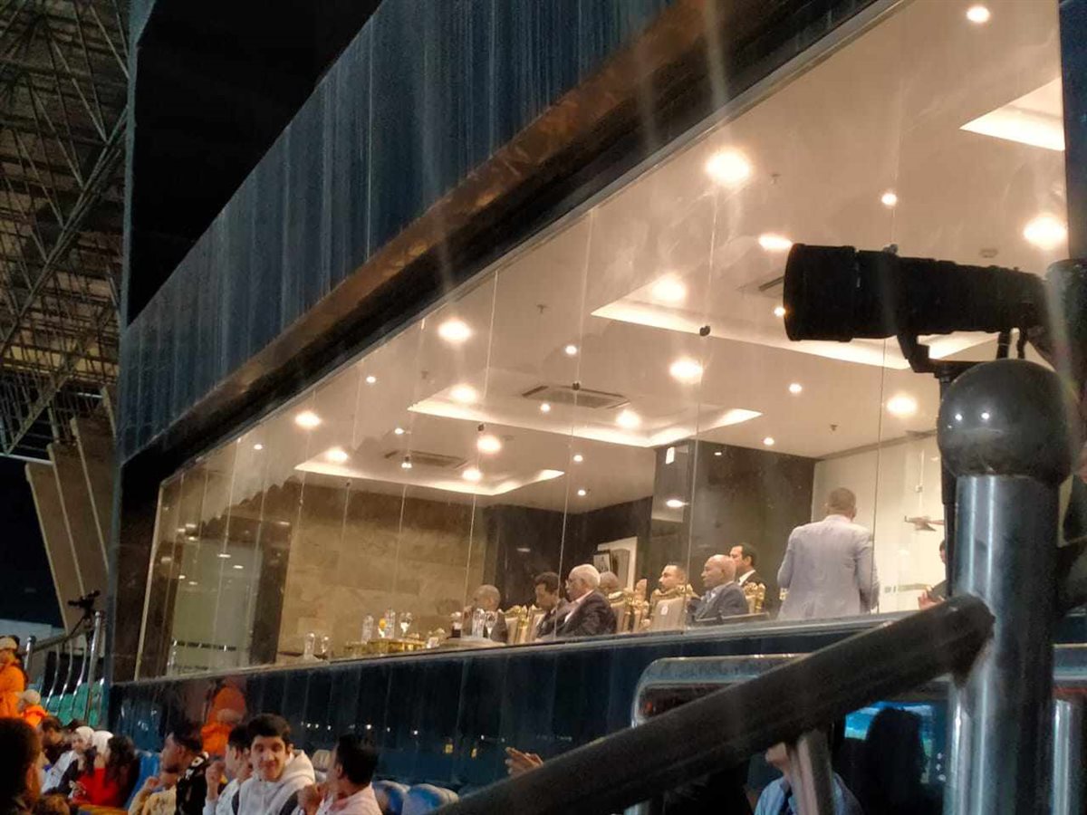 تواجد وزير الرياضة في مباراة مصر وبوتسوانا 