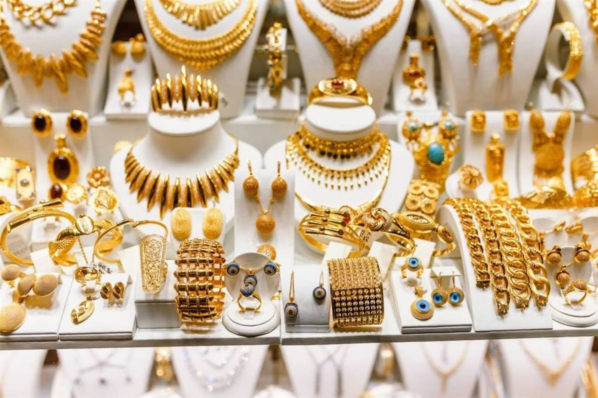 تراجع جديد في أسعار الذهب بمنتصف تعاملات اليوم السبت 15 فبراير 2025