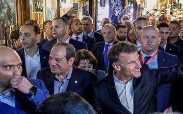 جانب من زيارة ماكرون