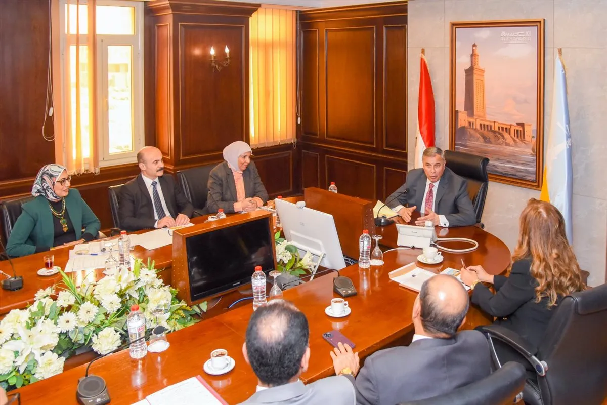 &nbsp;جانب من اجتماع محافظ الإسكندرية&nbsp;