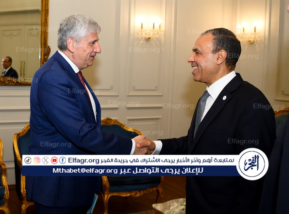 وزير الخارجية والهجرة يبحث برامج الدعم والتنمية للمهاجرين واللاجئين 
