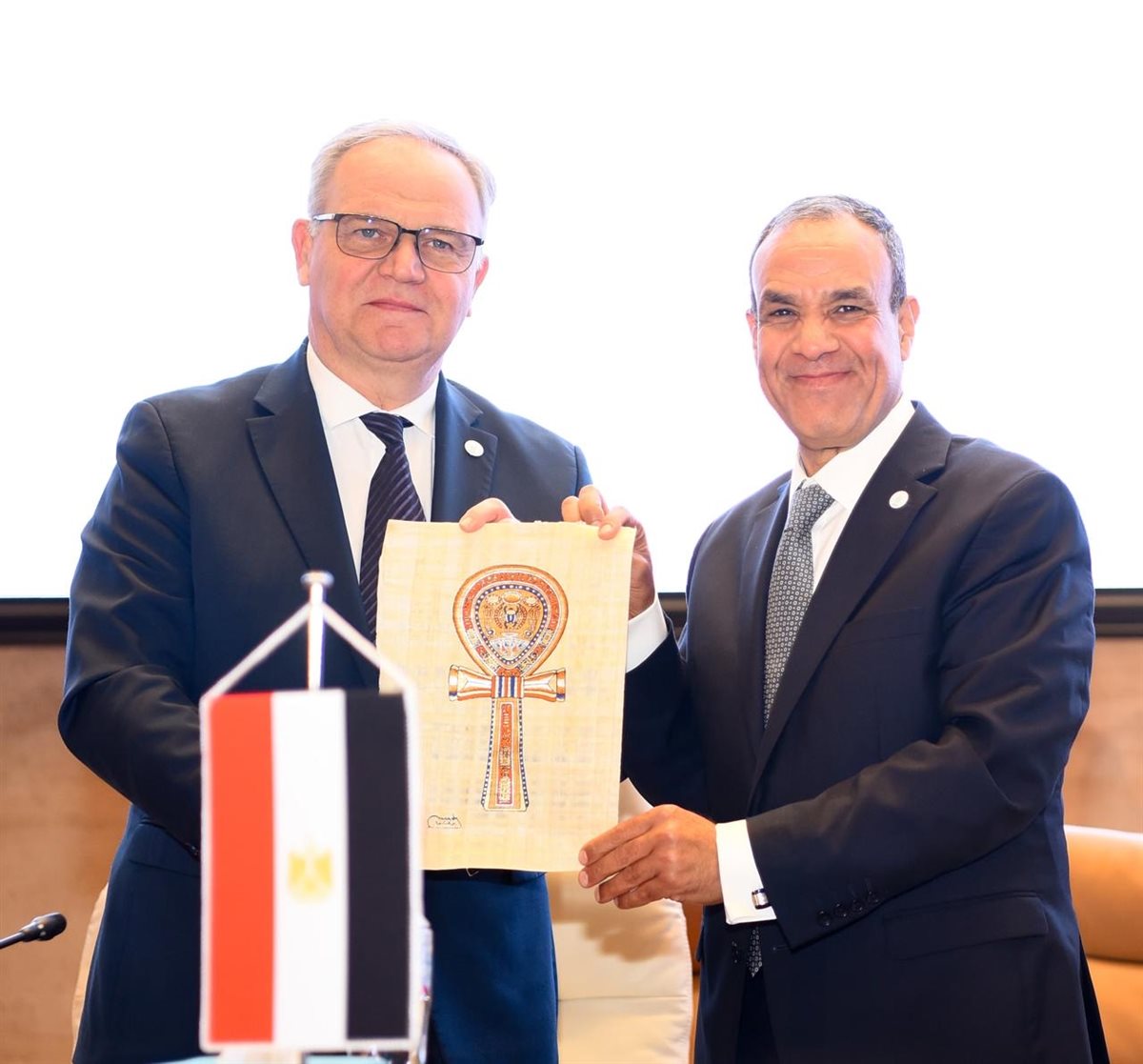 6c7cdf80-990e-4adc-ae0f-310c6b85b6fa