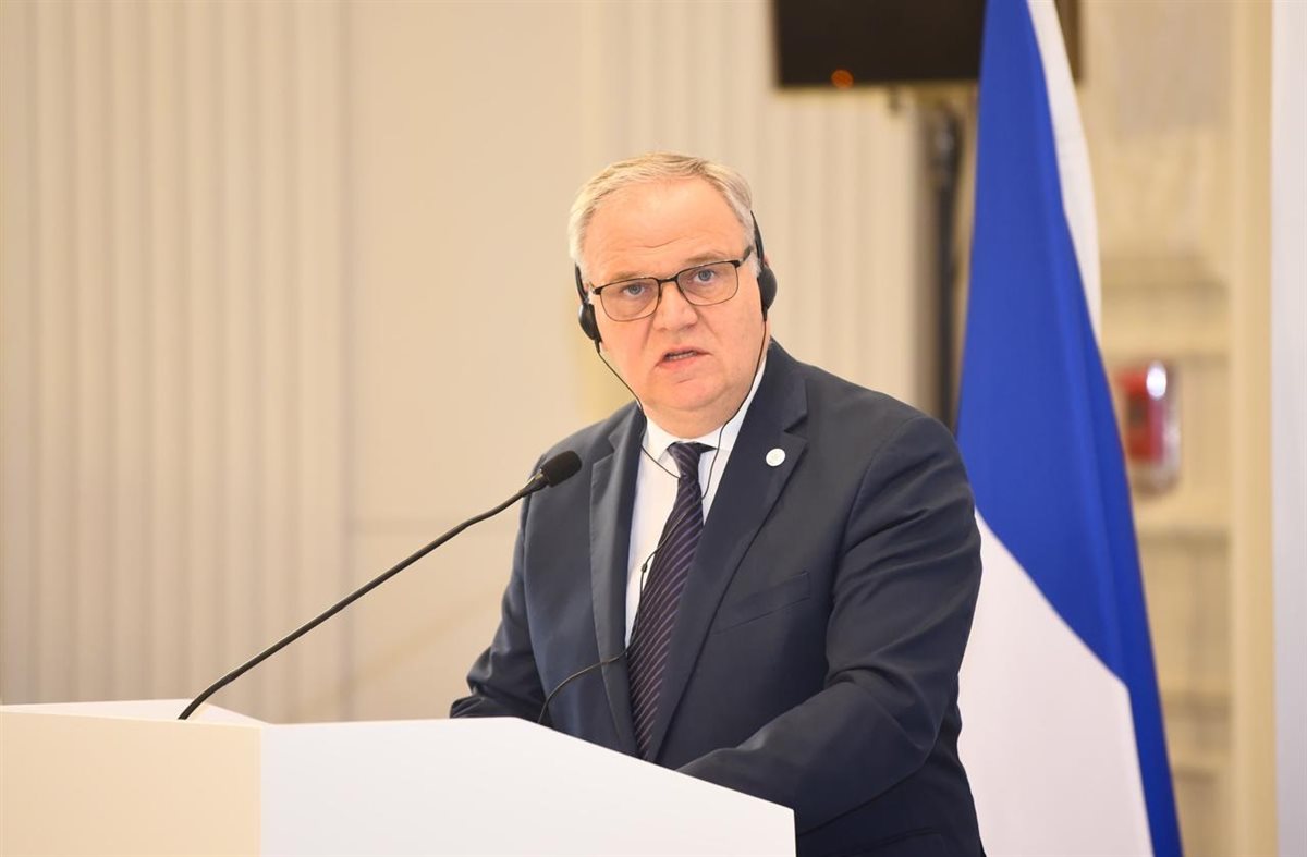 5e1abdb0-3882-479b-a019-a56459121283