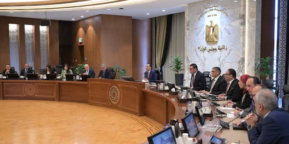 عاجل - مدبولي يلتقي اللجنة الاستشارية للاقتصاد ويكلف بوضع سيناريوهات اقتصادية