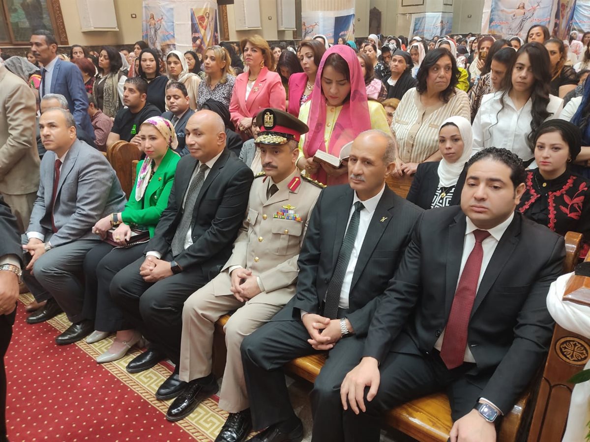 قداس عيد القيامة المجيد بالكنيسة المطرانية ببني سويف
