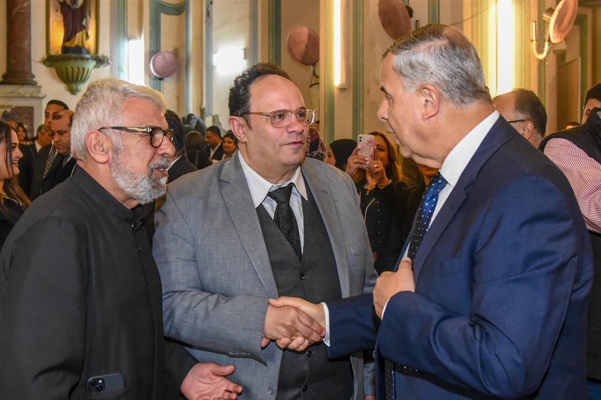 محافظ الإسكندرية مع رئيس مجلس أمناء المدارس الكاثوليكية نسيم چورچ