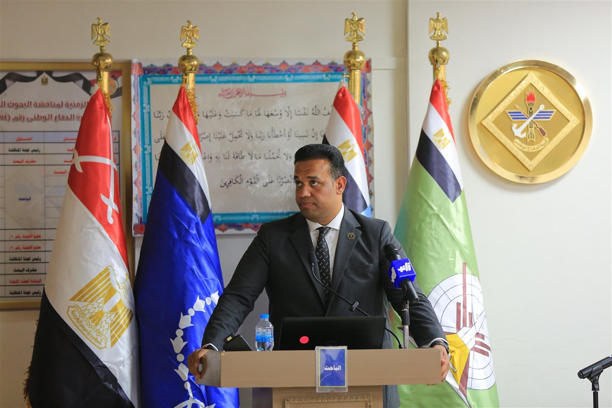 جاءت الرسالة تحت عنوان: “الاستراتيجية المقترحة لمواجهة الفكر المتطرف وأساليب مواجهته إعلاميًا”