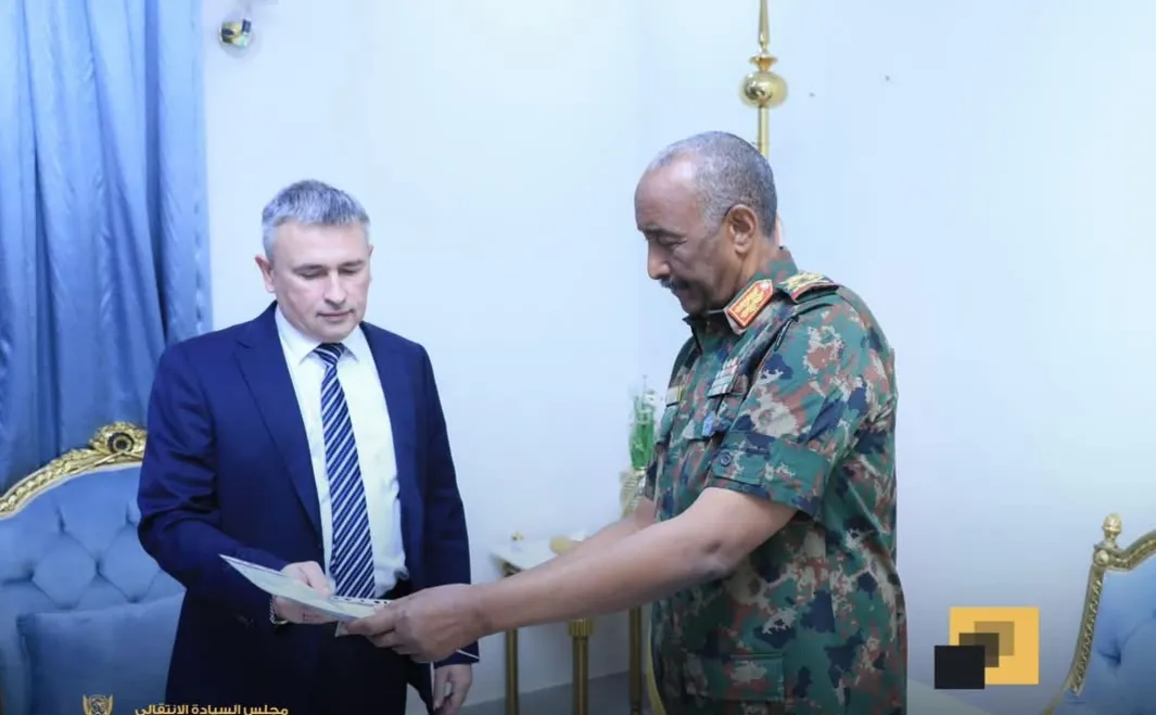 البرهان والسفير الروسي&nbsp;