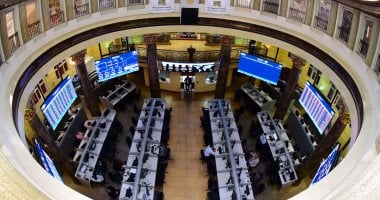 تحركات متباينة لمؤشرات البورصة المصرية في بداية جلسة اليوم الخميس