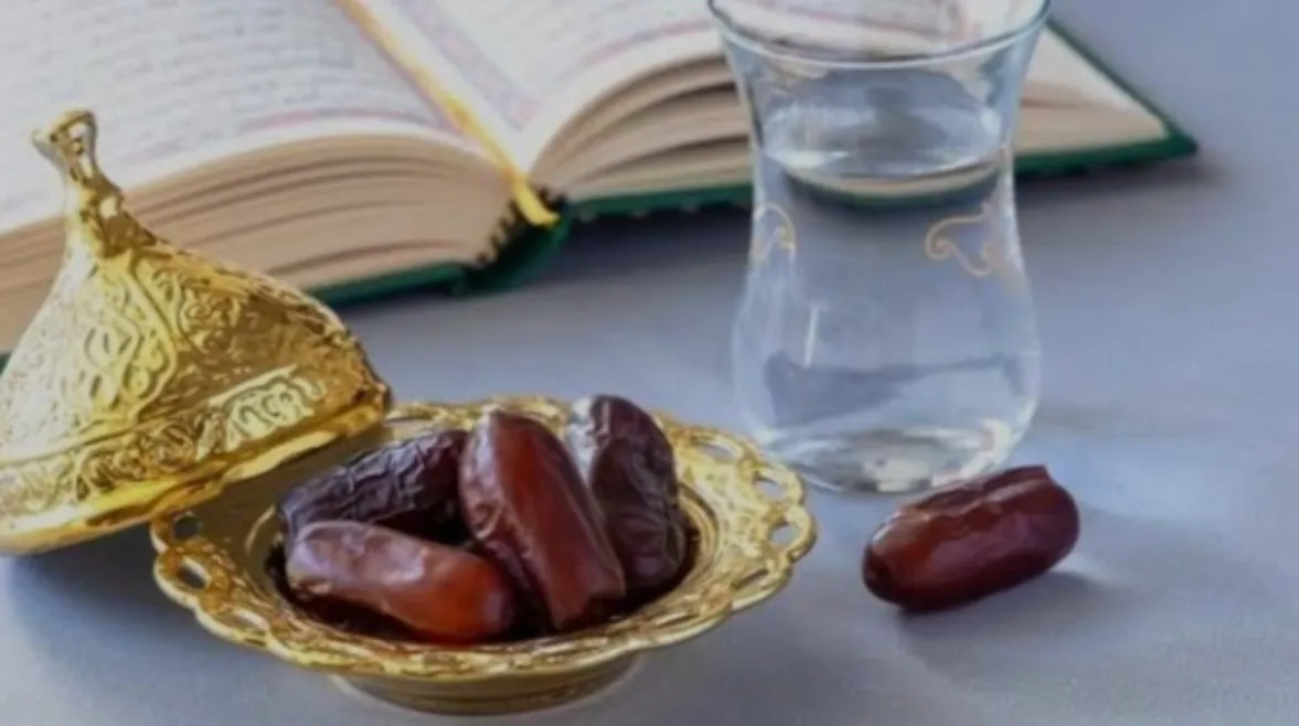 حكم الجمع بين صيام العشر من ذي الحجة وقضاء رمضان