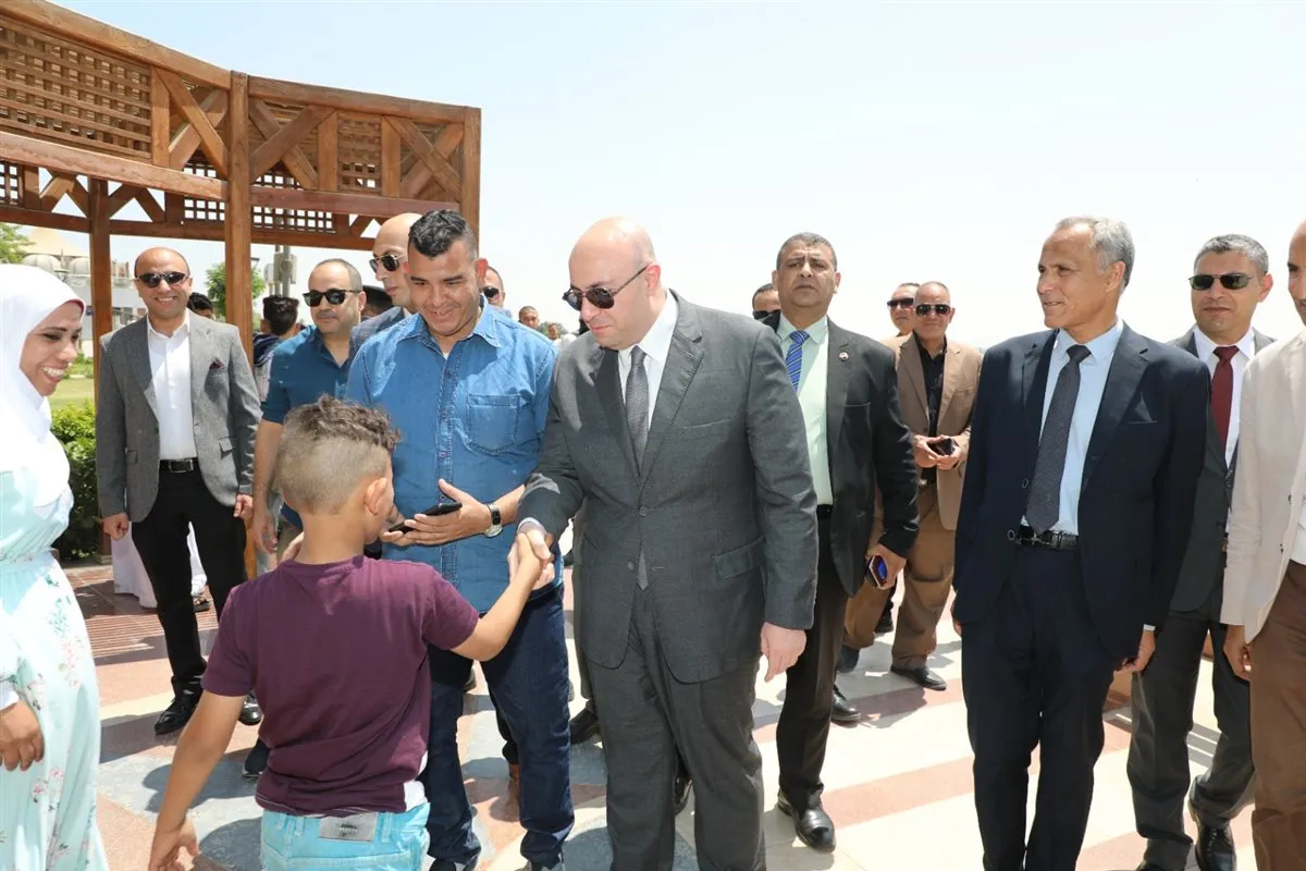 محافظ بني سويف في جولة تفقدية بالممشى السياحي