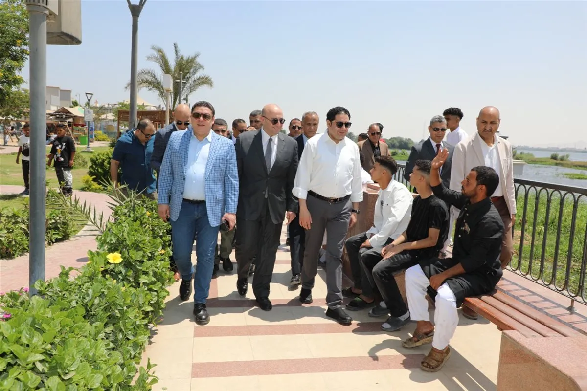 محافظ بني سويف في جولة تفقدية بالممشى السياحي