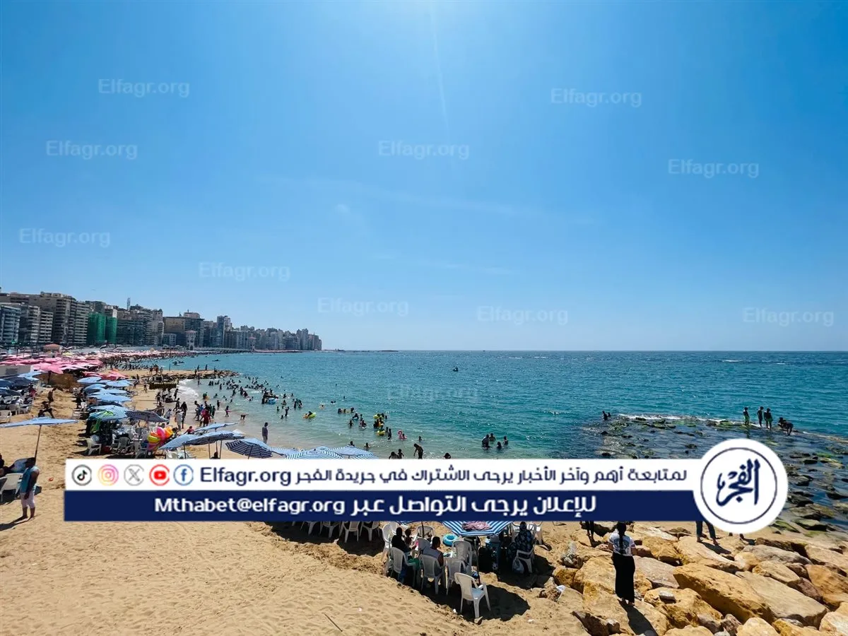 ارتفاع نسب إشغال شواطىء القطاع الشرقي في الإسكندرية منذ الصباح الباكر&nbsp;