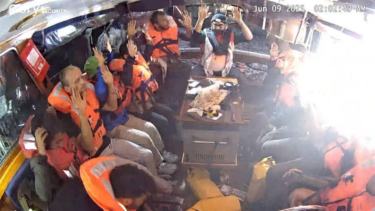 خطف طاقم السفينة مادلين 