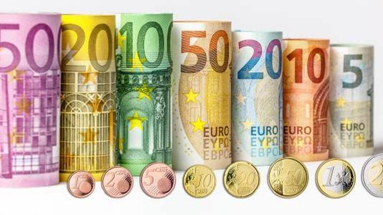 استقرار نسبي في سعر اليورو أمام الجنيه المصري اليوم الأحد 15 يونيو 2025