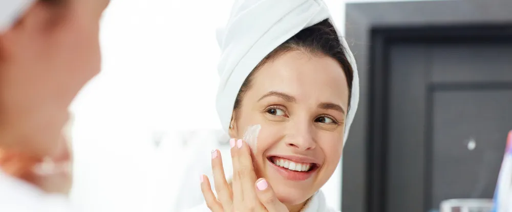 واقي الشمس.. درعك الأول لحماية البشرة من الشيخوخة وسرطان الجلد