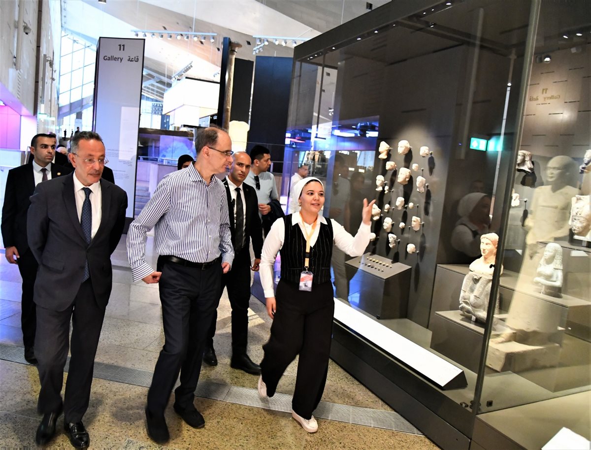 f51e7a61-6c00-40a1-8cf3-827fe29d05c4