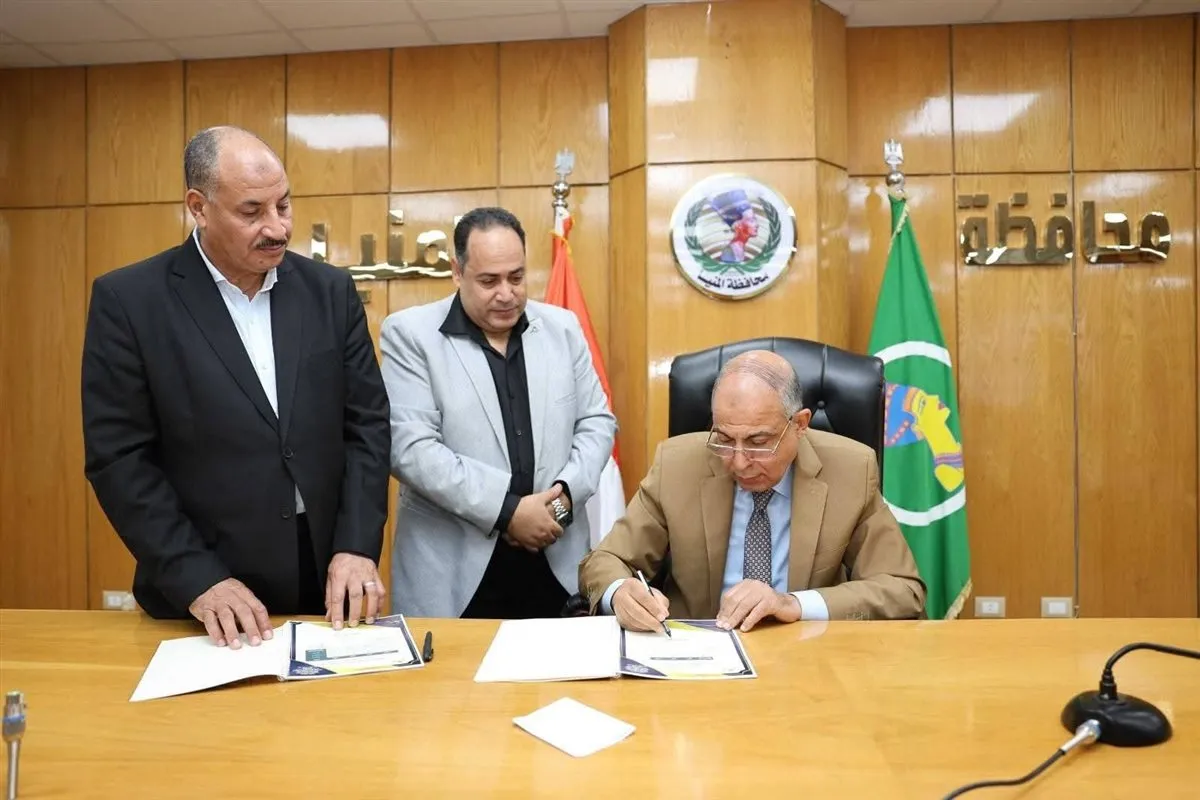 <strong>محافظ المنيا يعلن نتيجة الشهادة الإعدادية ويهنّئ الأوائل: 75.7 ٪ نسبة النجاح</strong>