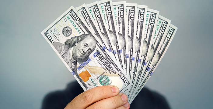 ارتفاع طفيف في سعر الدولار أمام الجنيه المصري خلال تعاملات الأحد 22 يونيو 2025