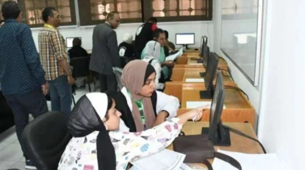 طلاب الثانوية العامة يتساءلون: كم تساوي 1% من المجموع الكلي؟