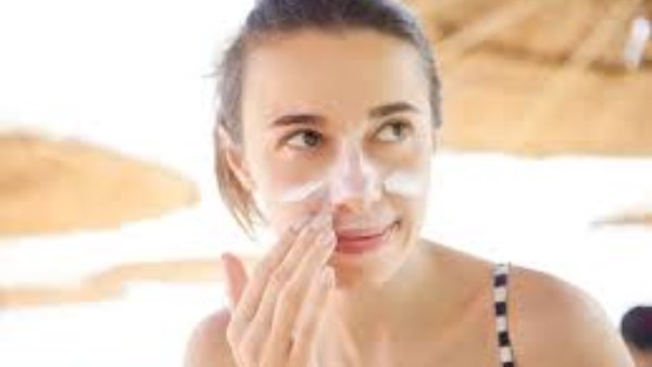 كيف تتجنب أضرار الشمس بروتين يومي بسيط؟