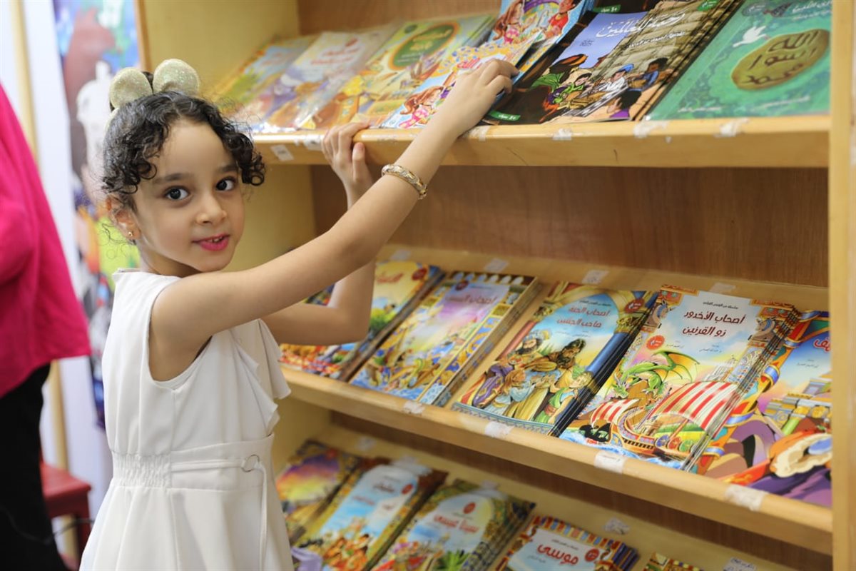 جانب من جناح الأزهر بمعرض الكتاب الدولي في الإسكندرية