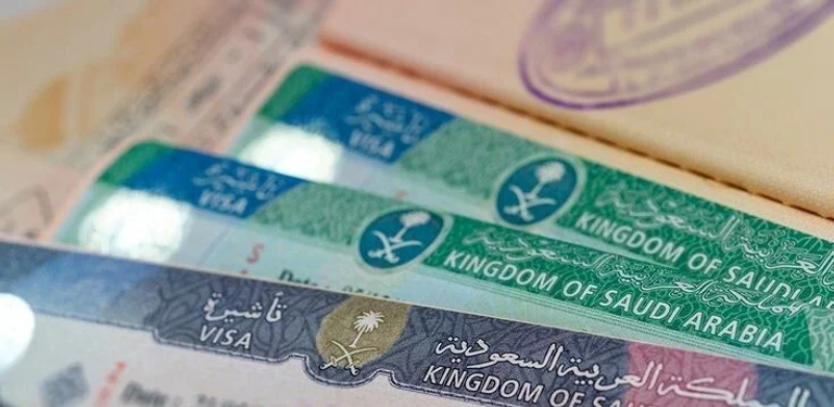 خطوات الاستعلام عن طلب زيارة عائلية في السعودية 2025 عبر المنصة الإلكترونية