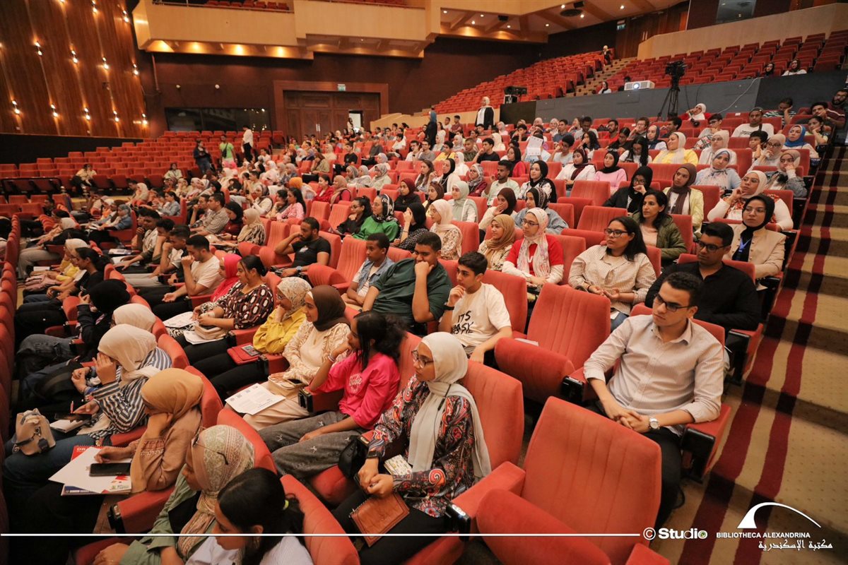 جانب من عايز منحة