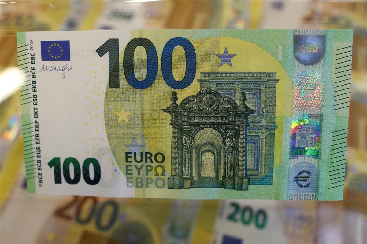 استقرار سعر اليورو أمام الجنيه المصري وسط ترقب قرارات السياسة النقدية