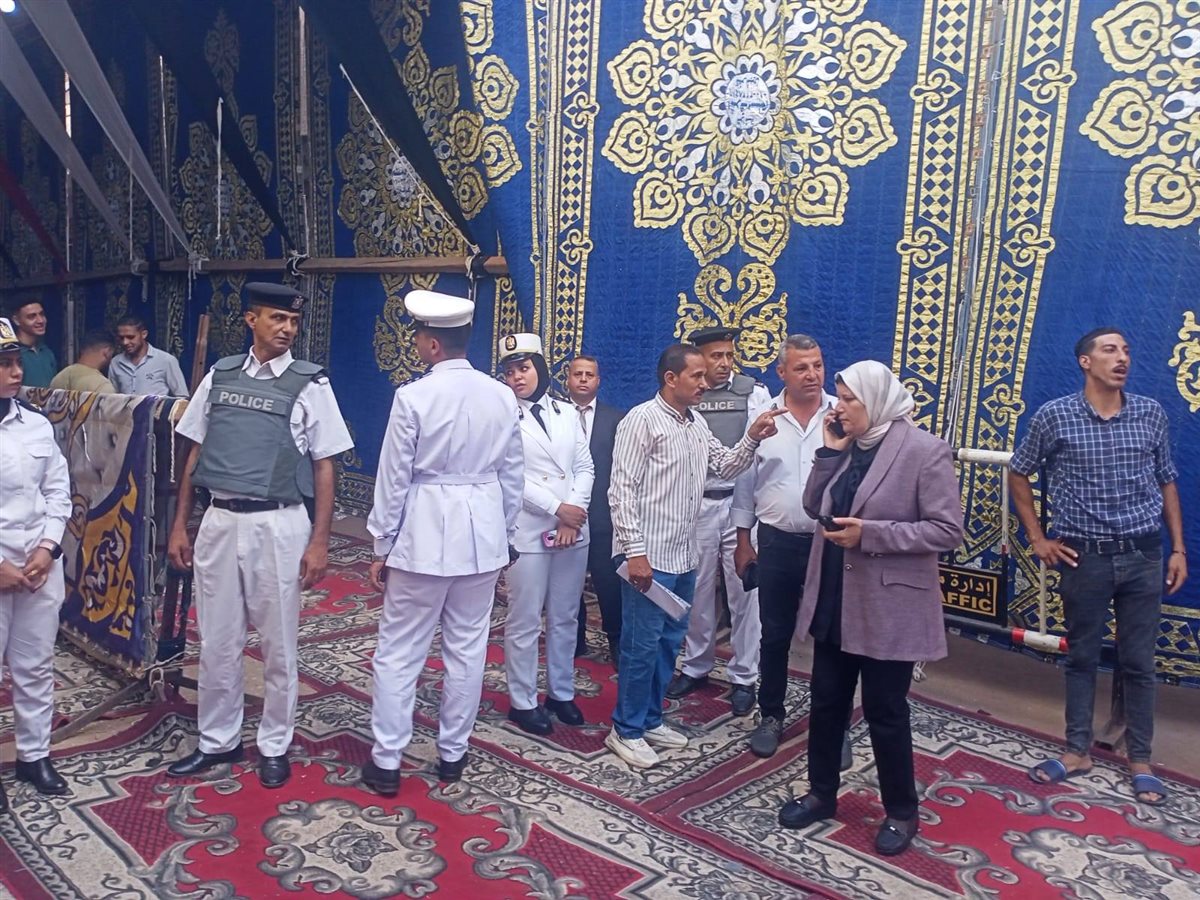 342302-قوات-التأمين-أمام-لجان-الانتخابات