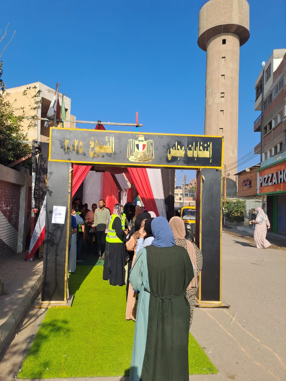 173238-سيدات-كفر-شكر-أمام-اللجان