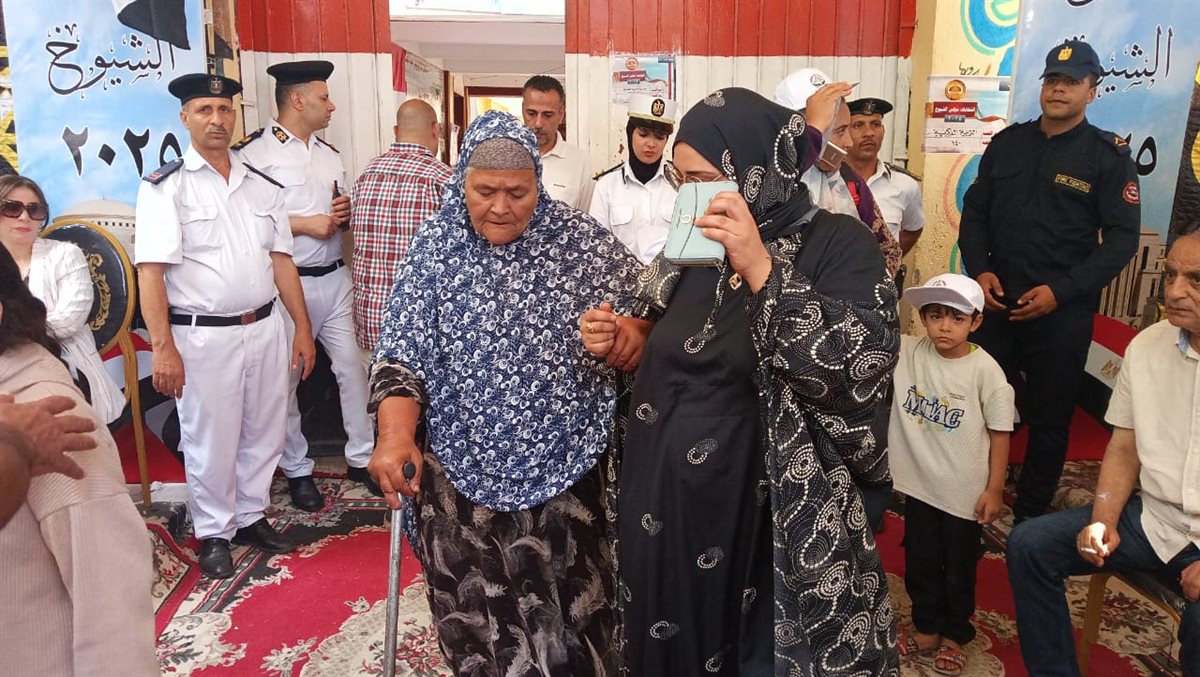 مشاركة كبار السن بانتخابات مجلس الشيوخ في الإسكندرية